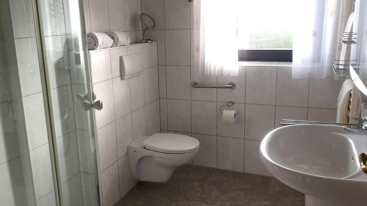Ferienwohnung Mit Terrasse, Kostenloses Wlan, Parkplatz Bad Oeynhausen Exteriér fotografie